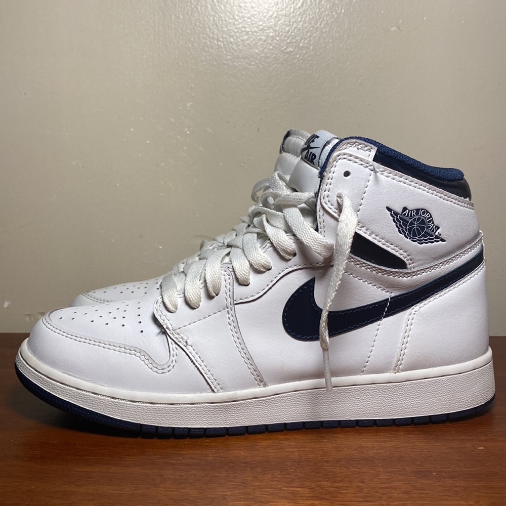 Air Jordan 1 Retro High OG “Metallic Navy”